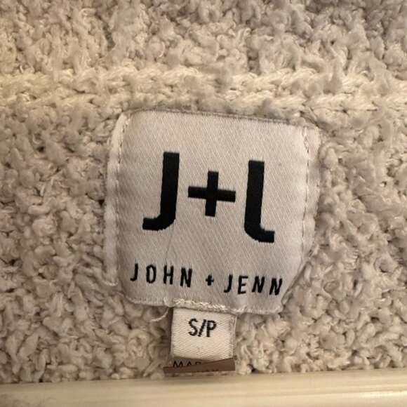 John + Jenn Textured Cream Sweater - Picture 2 of 4